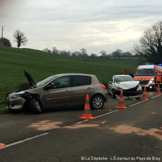 Collision entre deux voitures entre MesnilMauger et SaintSaire L