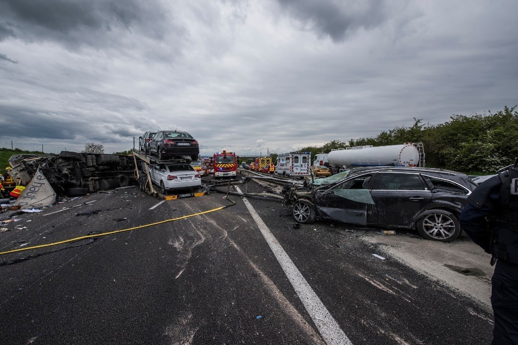 Carambolage sur l'A13 entre la Normandie et Paris. Le chauffeur du
