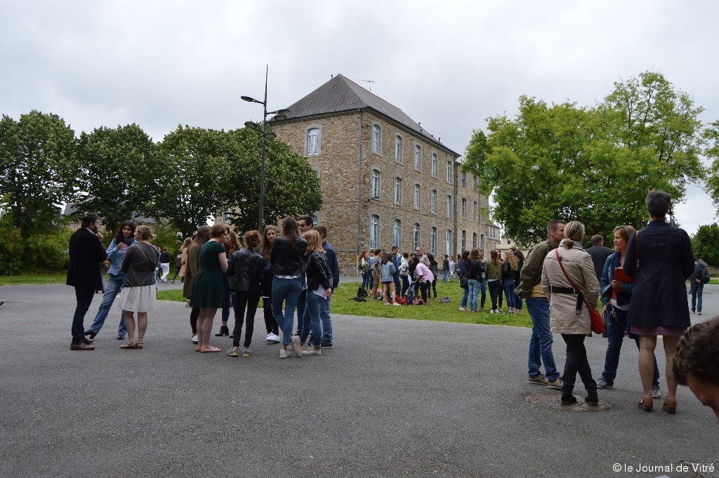 Résultats du bac. « C'est dans la poche » au lycée Bertrand d'Argentré