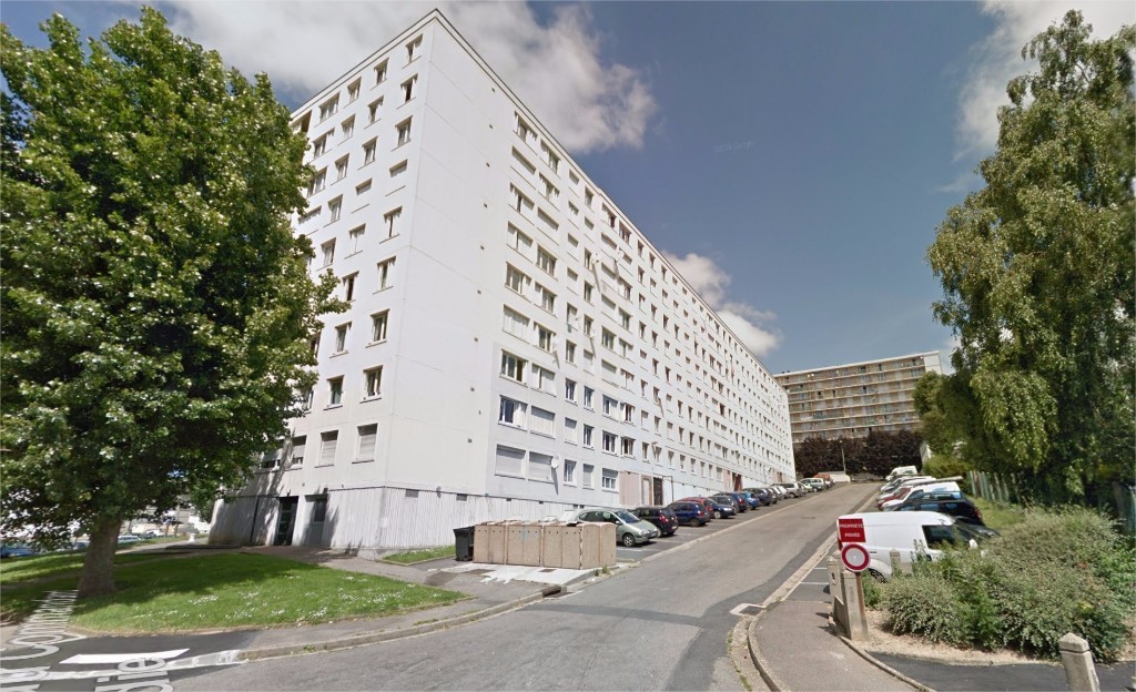 Sa mère, ivre, dormait. Un enfant de 3 ans retrouvé, au Havre, seul sur