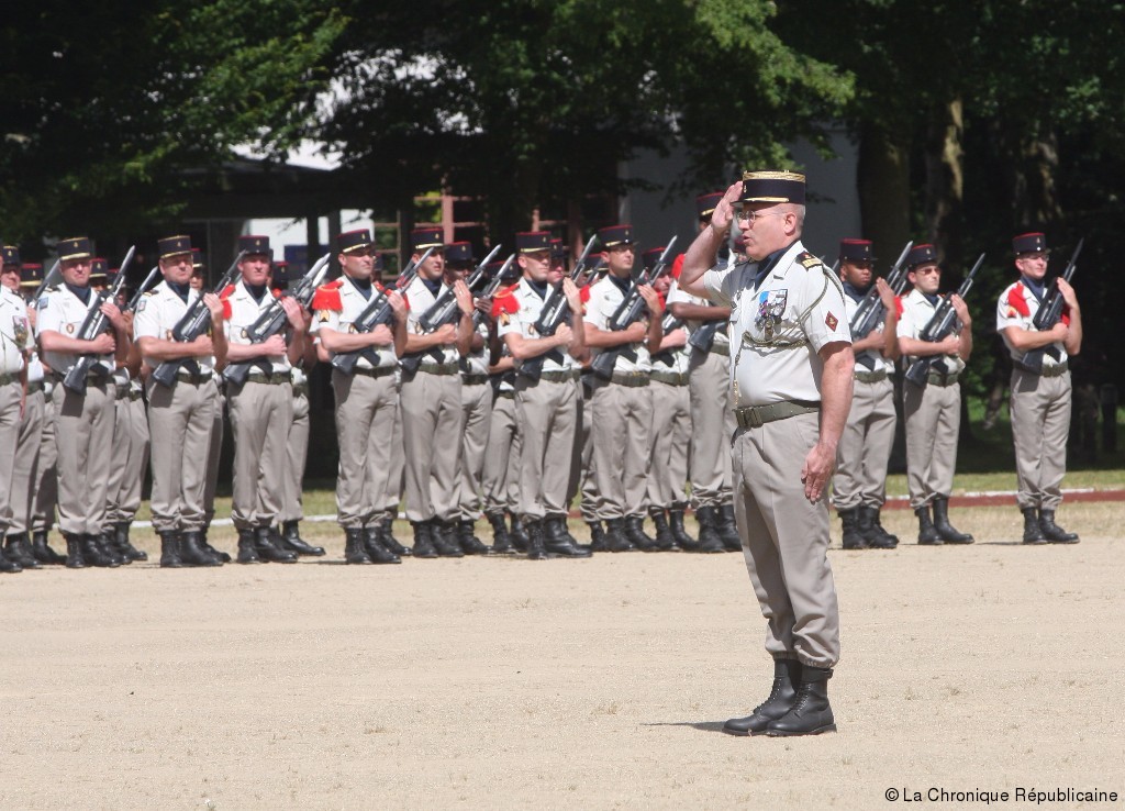 Photos et vidéo le 11e RAMa de SaintAubin a un nouveau chef