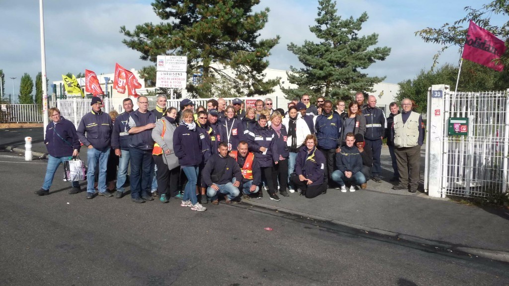 La Poste s'enlise dans la grève, au Havre. Distribution du courrier