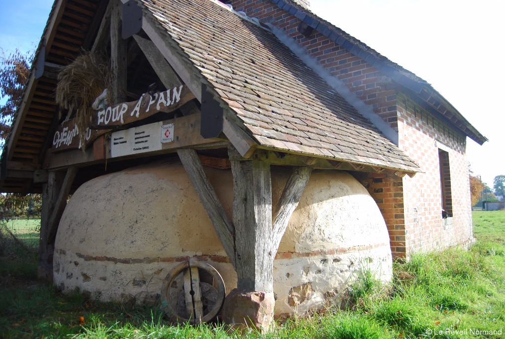 De l'ermitage du Désert au prieuré SainteSuzanne des BauxdeBreteuil