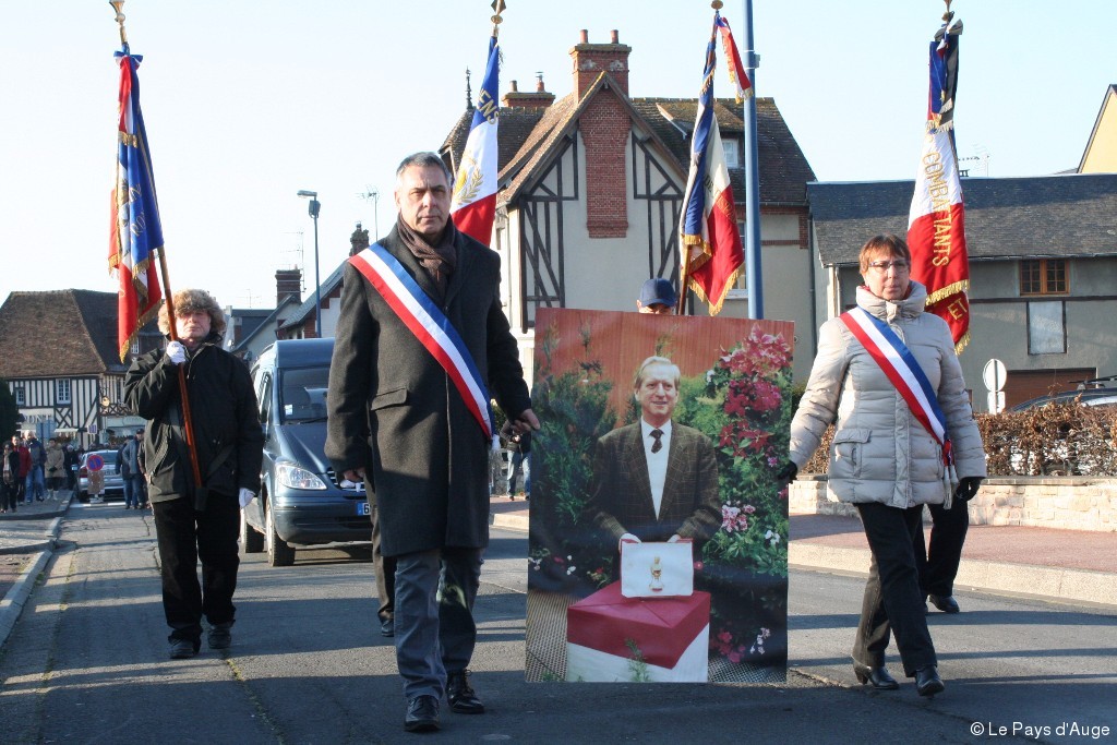 DivessurMer a rendu un dernier hommage à Francis Giffard Le Pays d'Auge