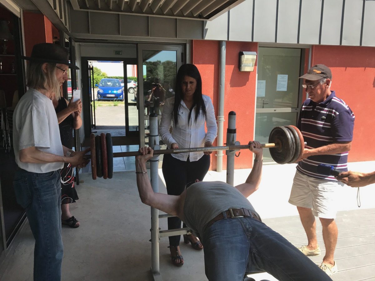 CastelnauleLez à 77 ans, il bat le record du monde du développé