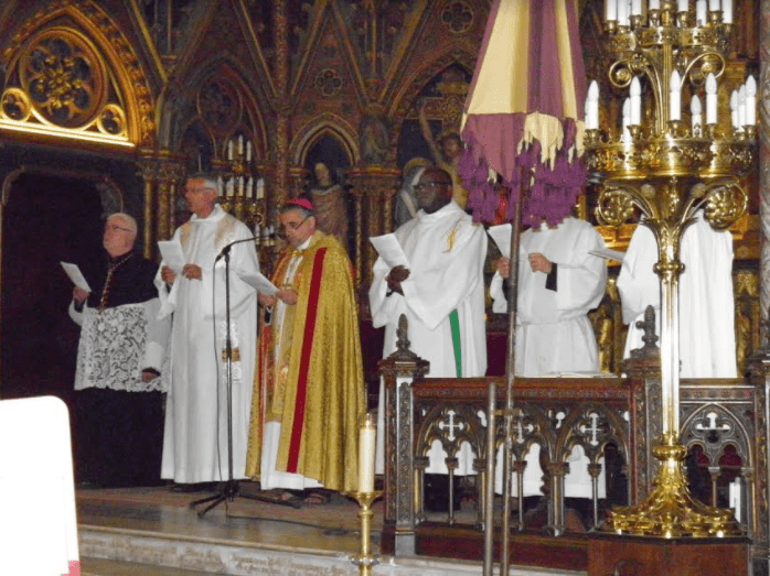 EN IMAGES. Derniers hommages sur la tombe du Père Hamel à NotreDame de
