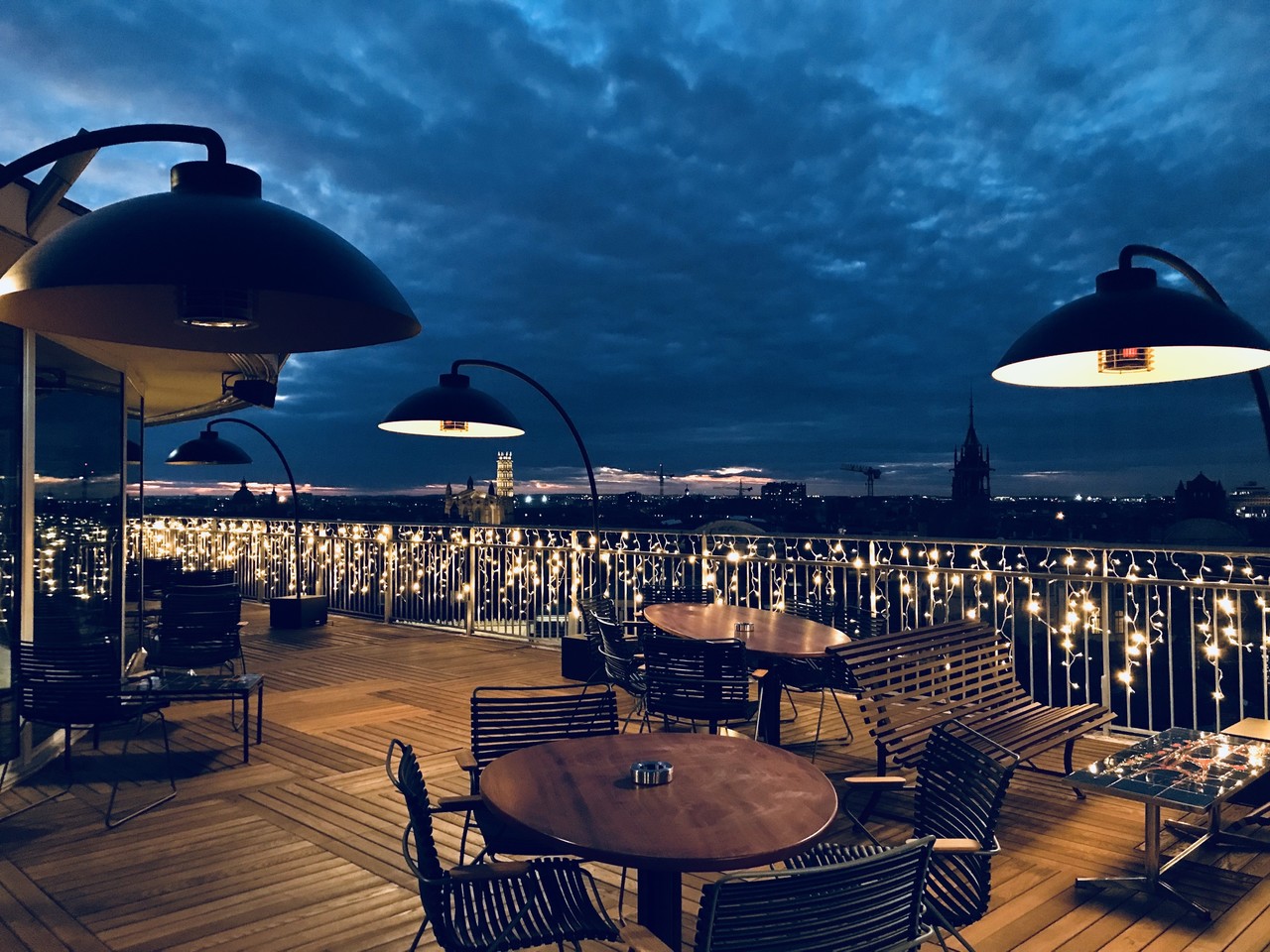 EN IMAGES. Découvrez le premier rooftop de Toulouse sur le toit des Galeries Lafayette Actu