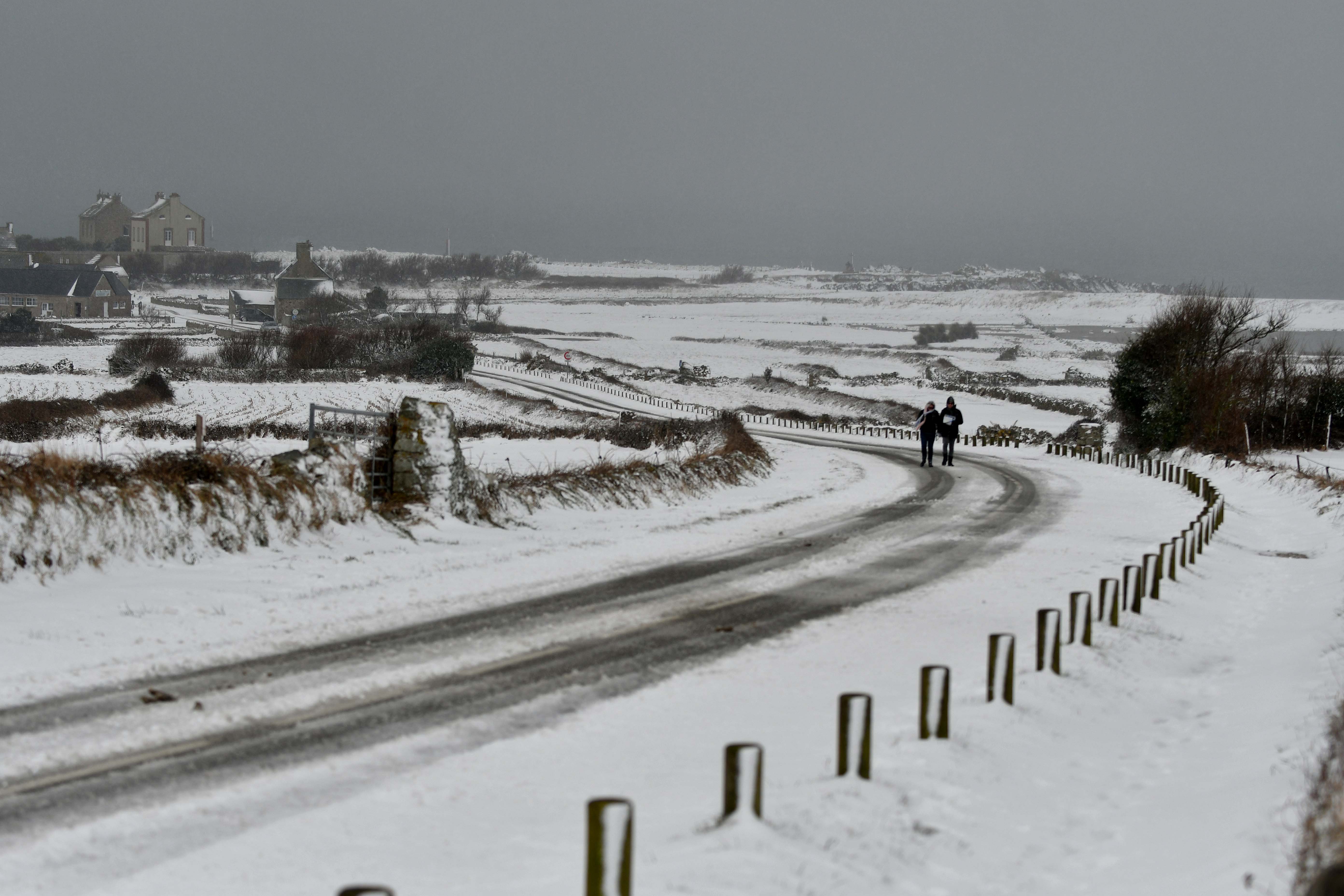 Météo dans la Manche, la neige a recouvert la Hague… et seulement la