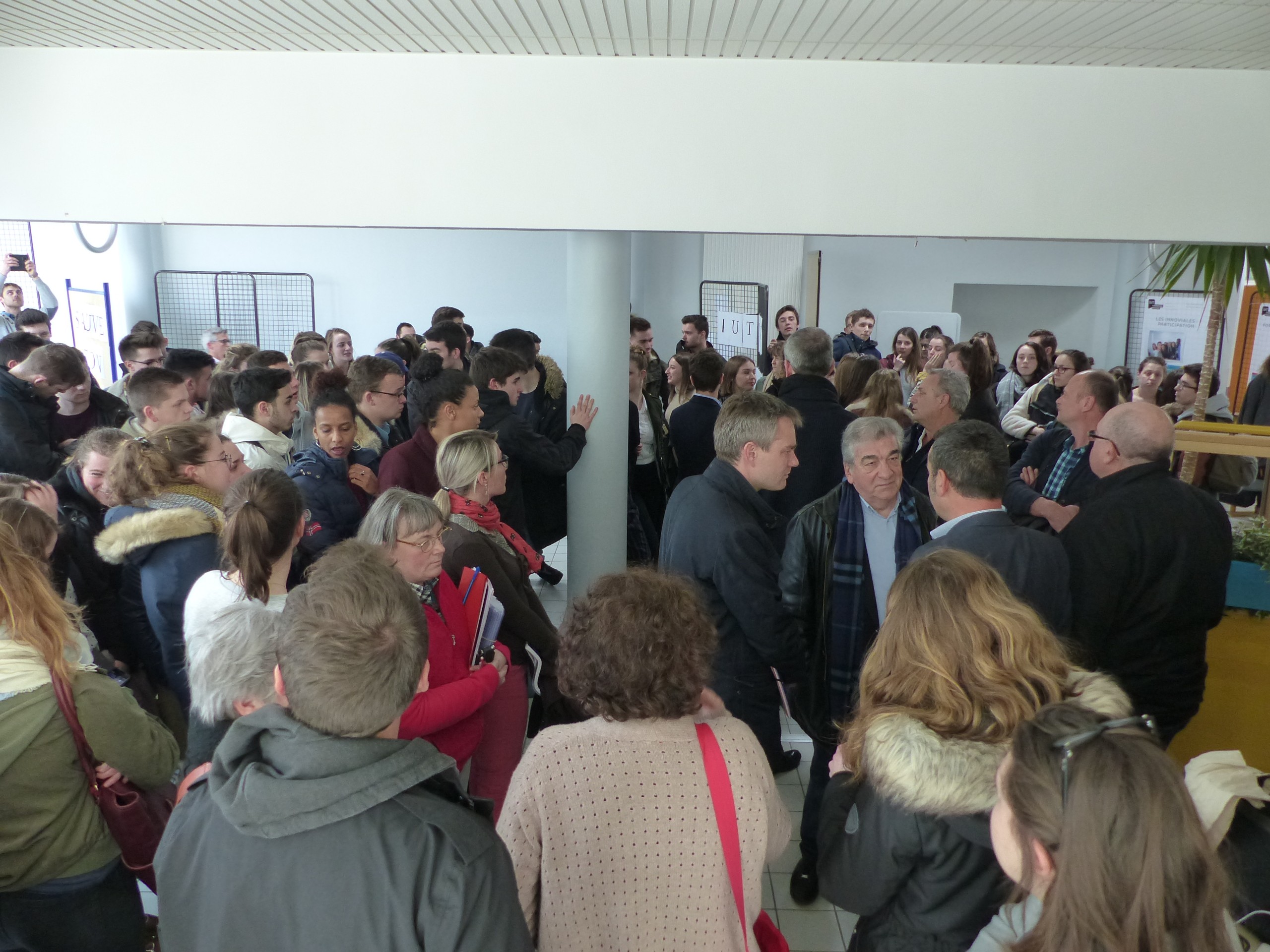 IUT de Cherbourg cinq chefs de département ont envoyé une lettre de