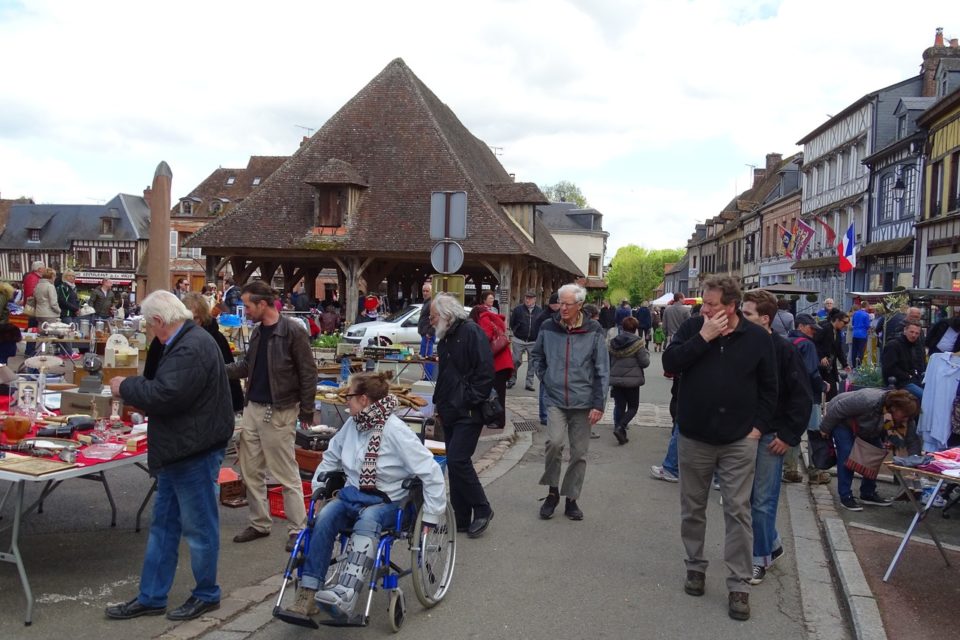 DIAPORAMA. La foule pour la traditionnelle foire à tout du 1er mai à