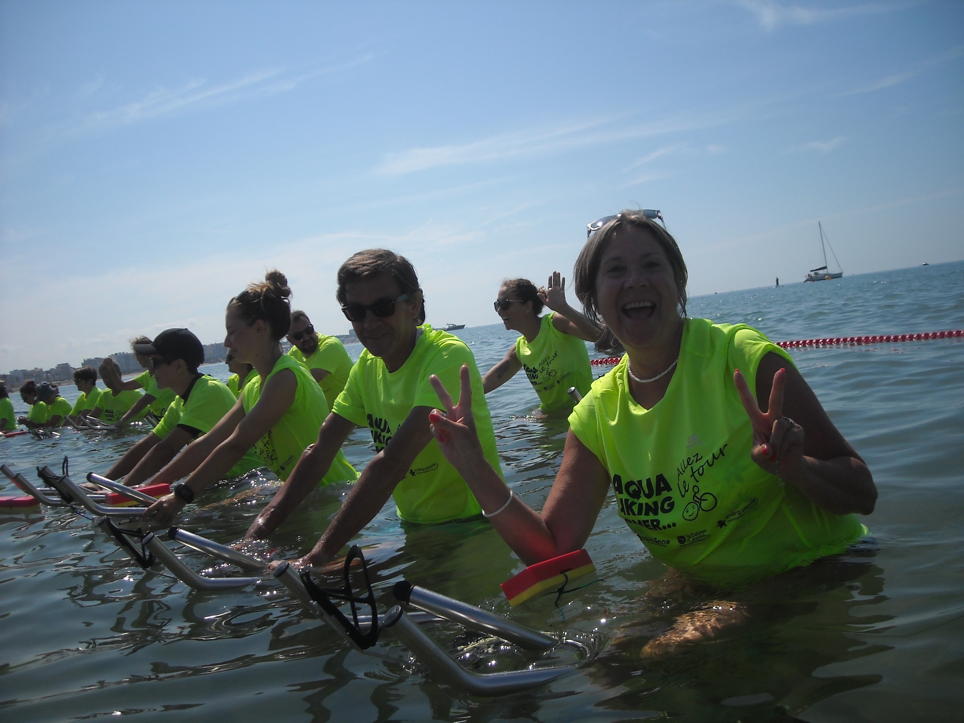 L'image. Un record de vélos en mer en baie des Sables Le Journal des