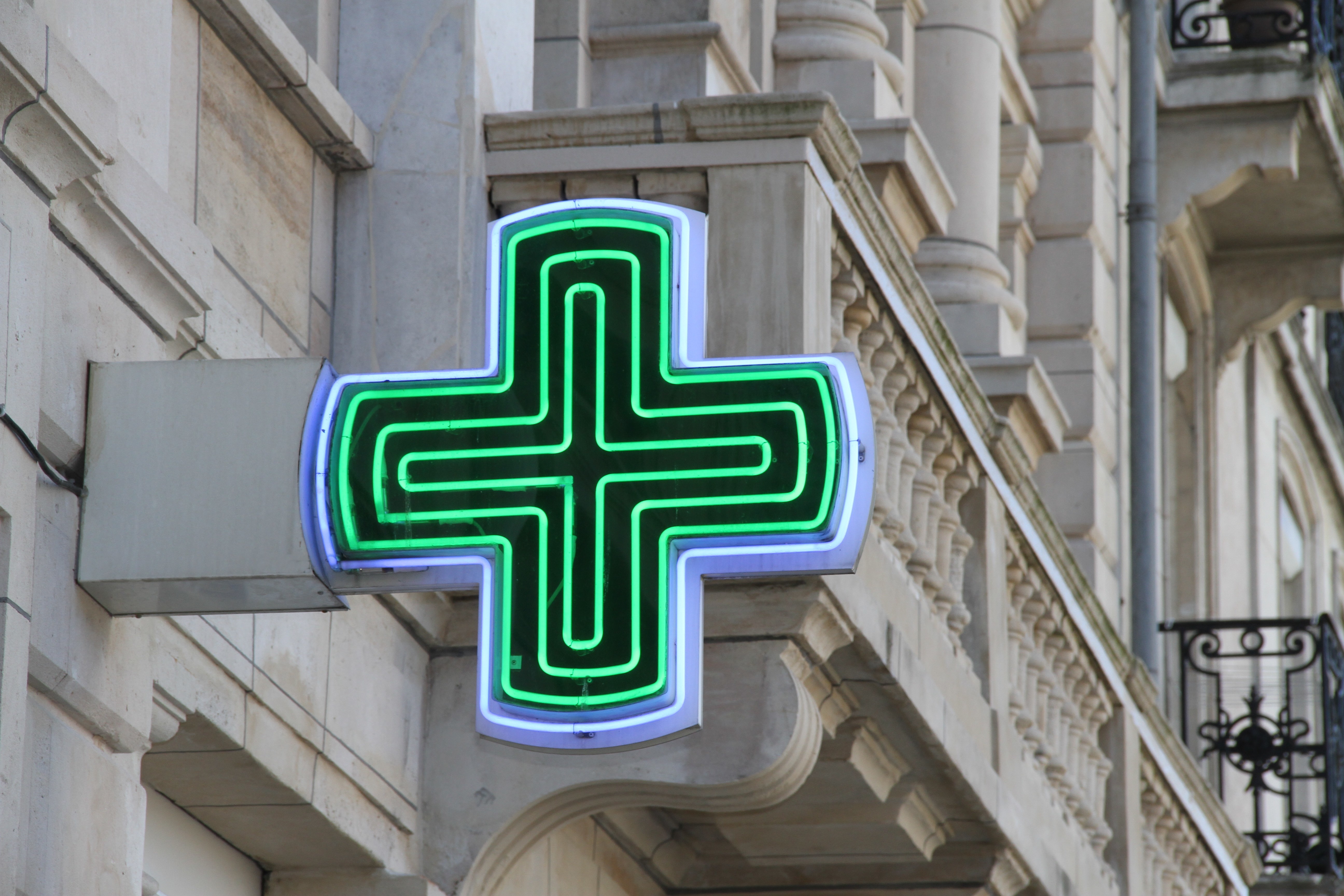 Trois pharmacies de LagnysurMarne cambriolées en une seule nuit