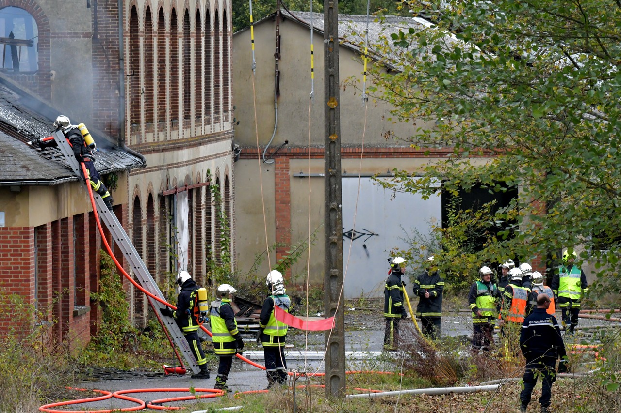 Vidéo Un incendie ravage une partie d'une ancienne usine à Saint