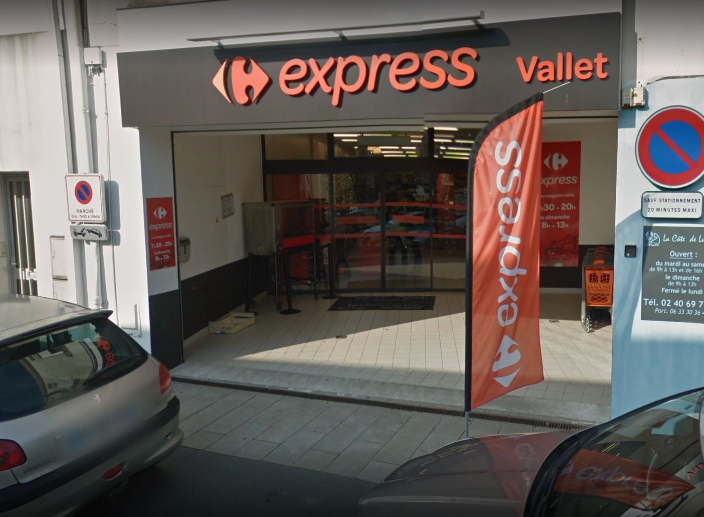 A Vallet armés, ils menacent la gérante du Carrefour