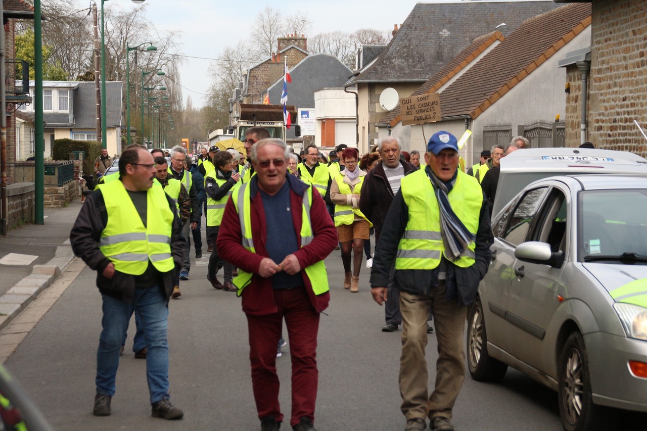 75 Gilets jaunes dans les rues de Flers la mobilisation faiblit L