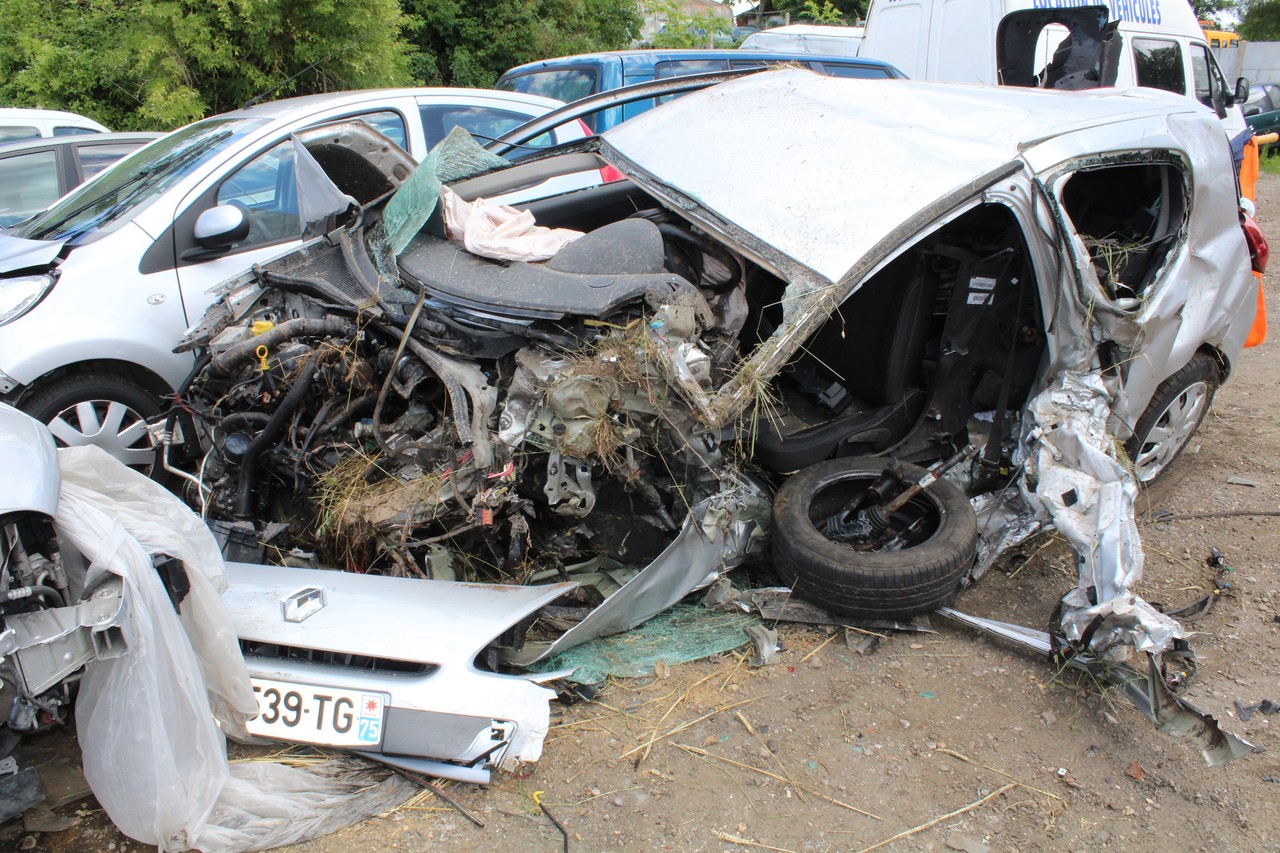 Accident mortel un jeune conducteur éjecté de sa voiture à Saint