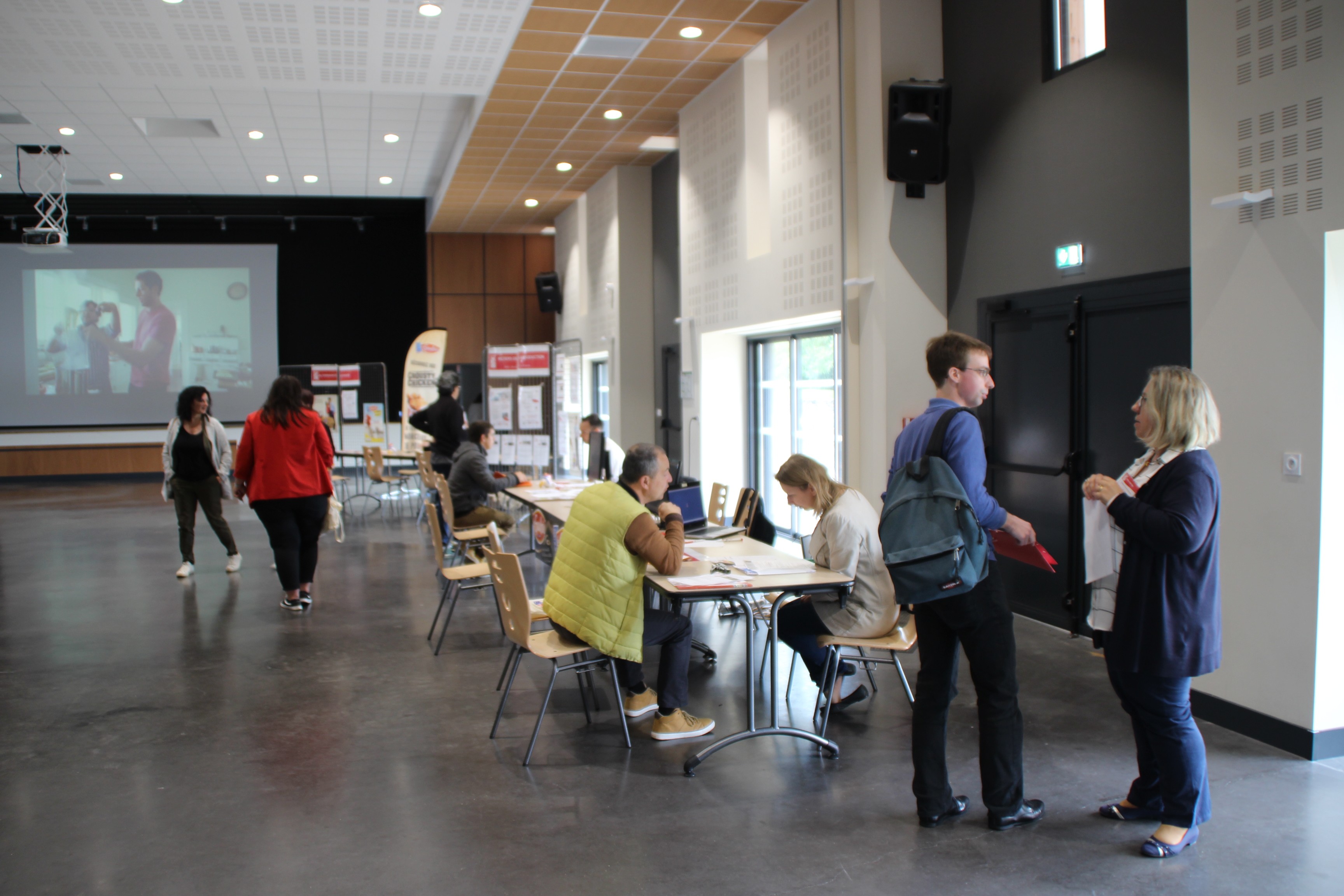 VIDEO. Job Dating à Sablé plus d'une centaine d'emplois à pourvoir