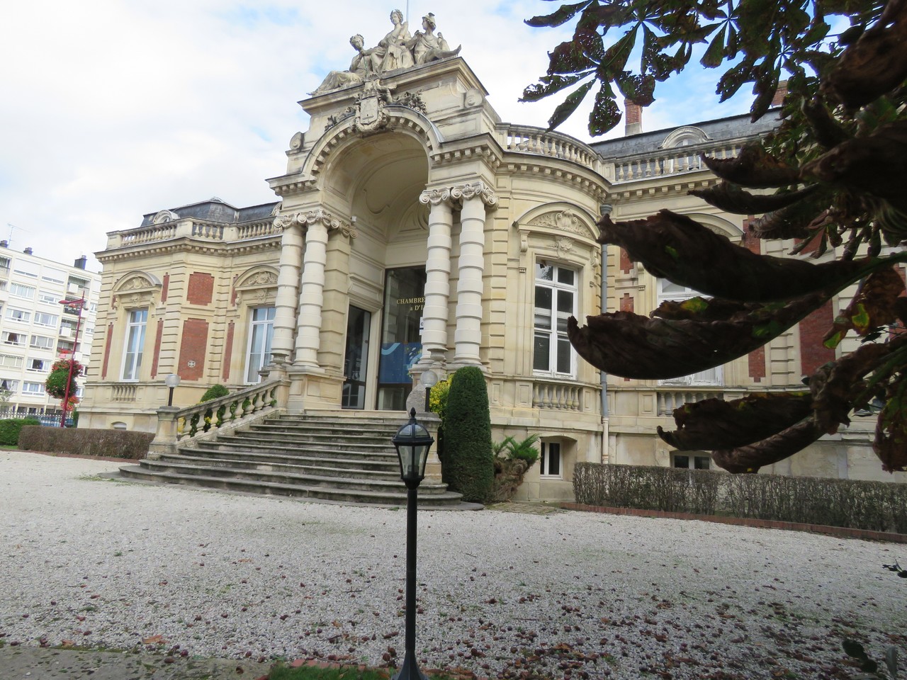 Elbeuf L Ancienne Chambre De Commerce Mise En Vente Sur Le Bon