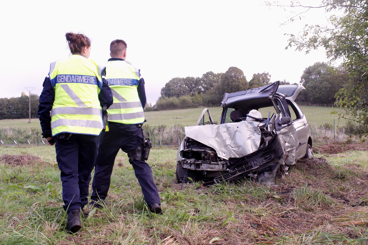 Sortie de route en Sarthe deux hommes sont morts dans l
