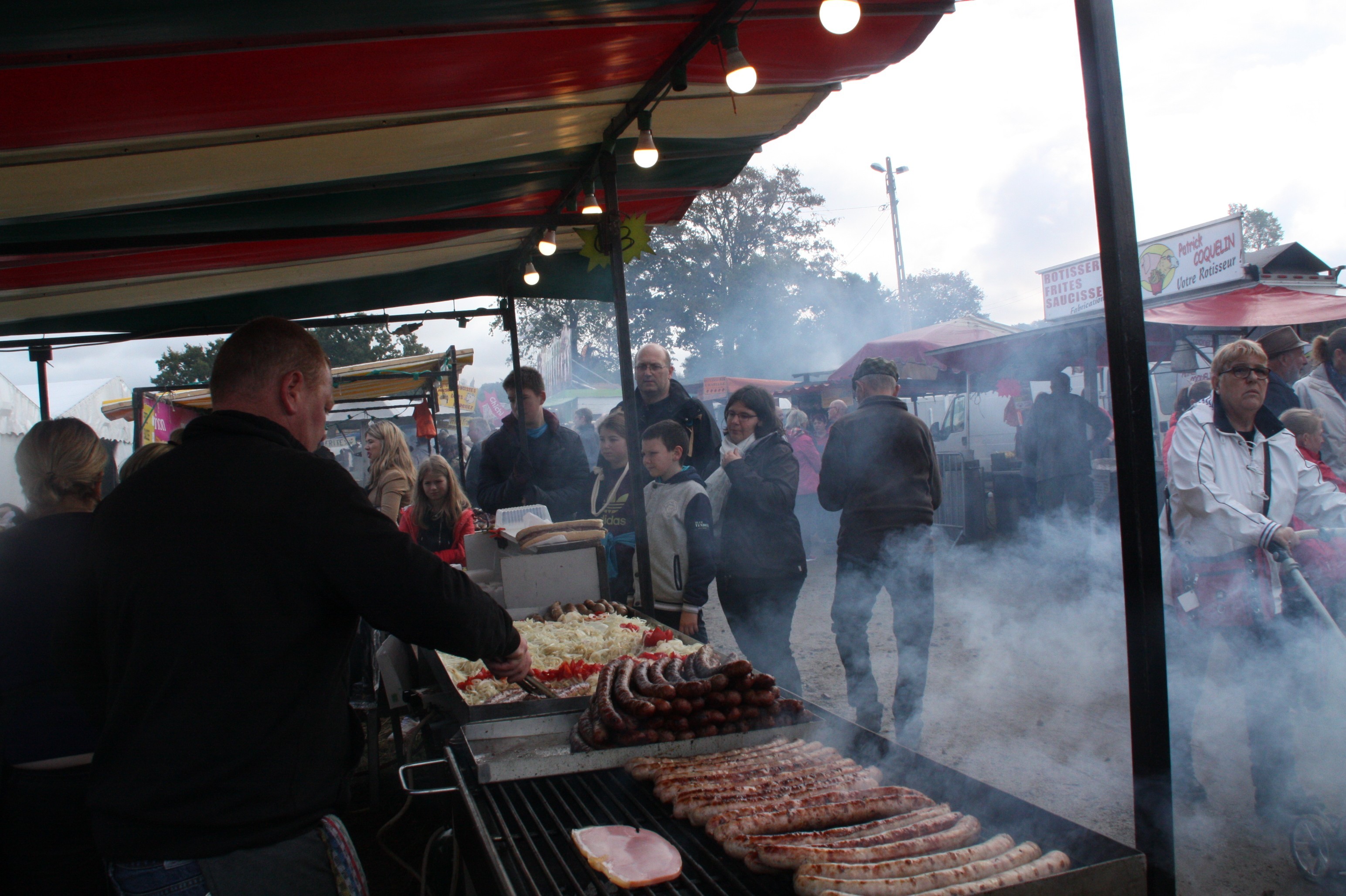 Rôtisseurs, bonnes affaires et fête foraine la foire SaintDenis de