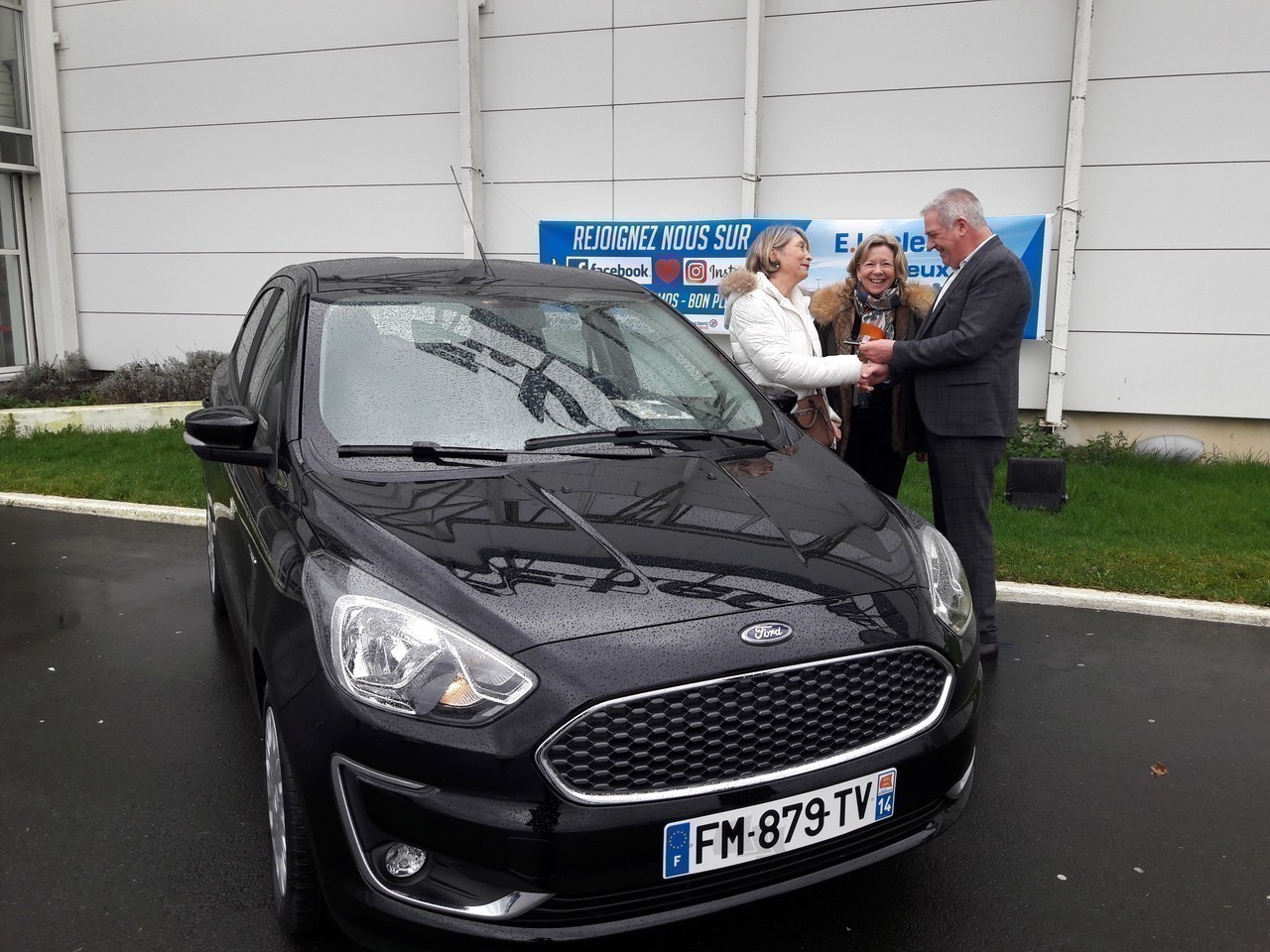 Une habitante de Lisieux remporte la voiture mise en jeu par Leclerc