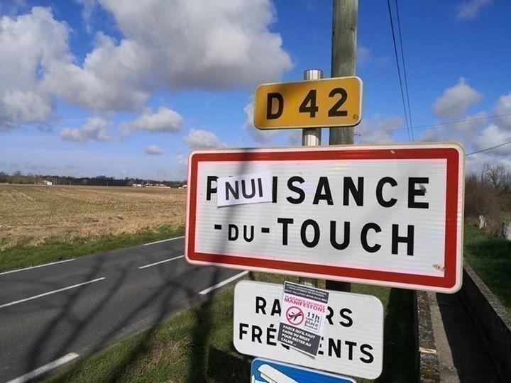 Le couloir aérien se déplace sur leurs communes, des collectifs montent