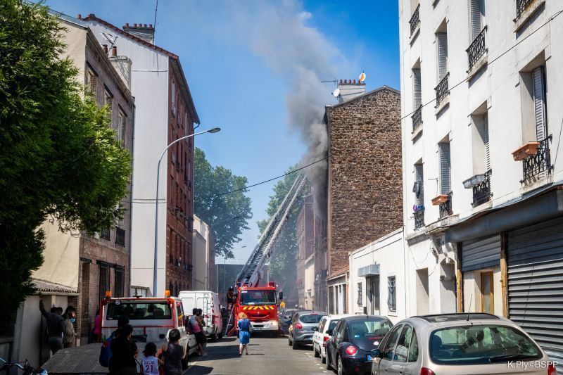 [VIDEO] Violent incendie dans un appartement à SaintDenis, deux blessés