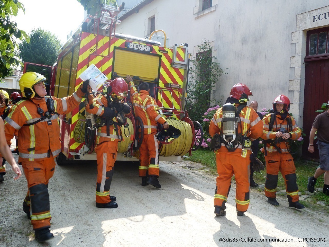 Vendée le nord du département touché par deux incendies la nuit dernière