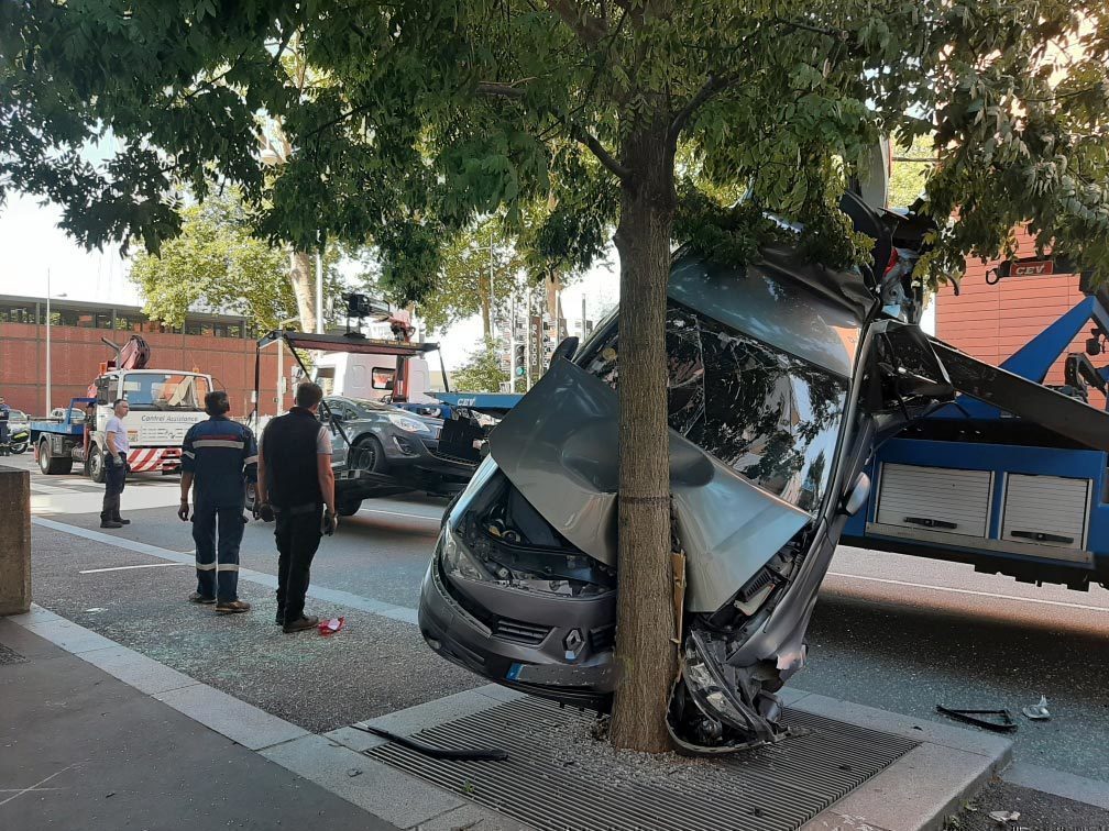 Accident Camion Chargement Voiture Aujourd'hui