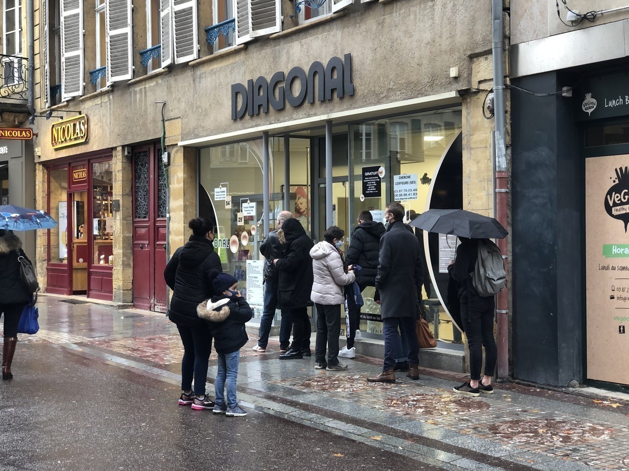 Covid19 les rues de Metz pleines pour le dernier jour avant le