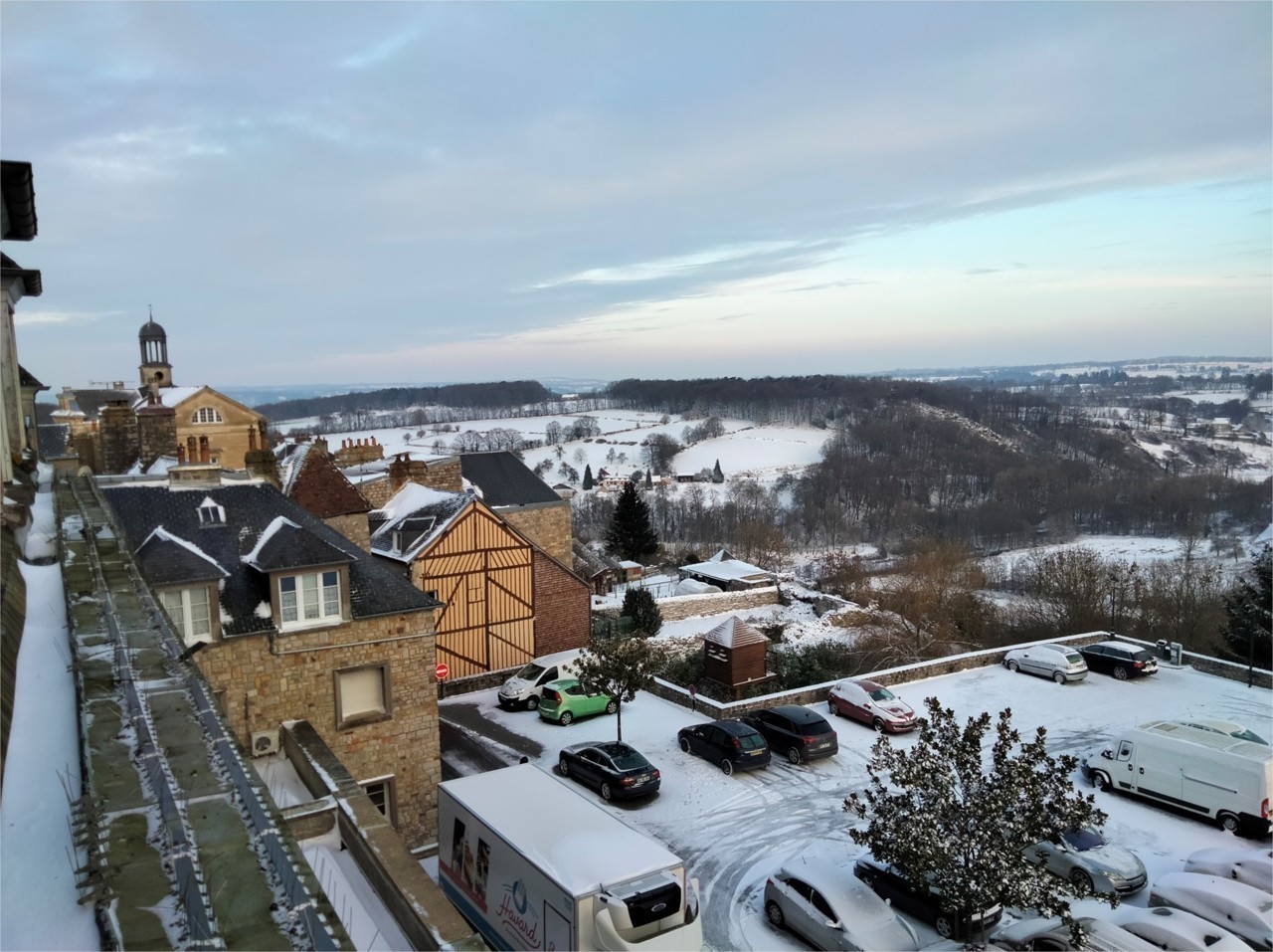 En images. L'hiver a fait son grand retour autour de