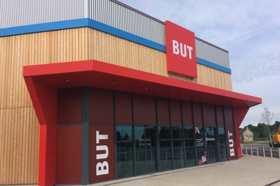 Marchand de meubles bientôt un magasin BUT à Ploërmel ? Le Ploërmelais