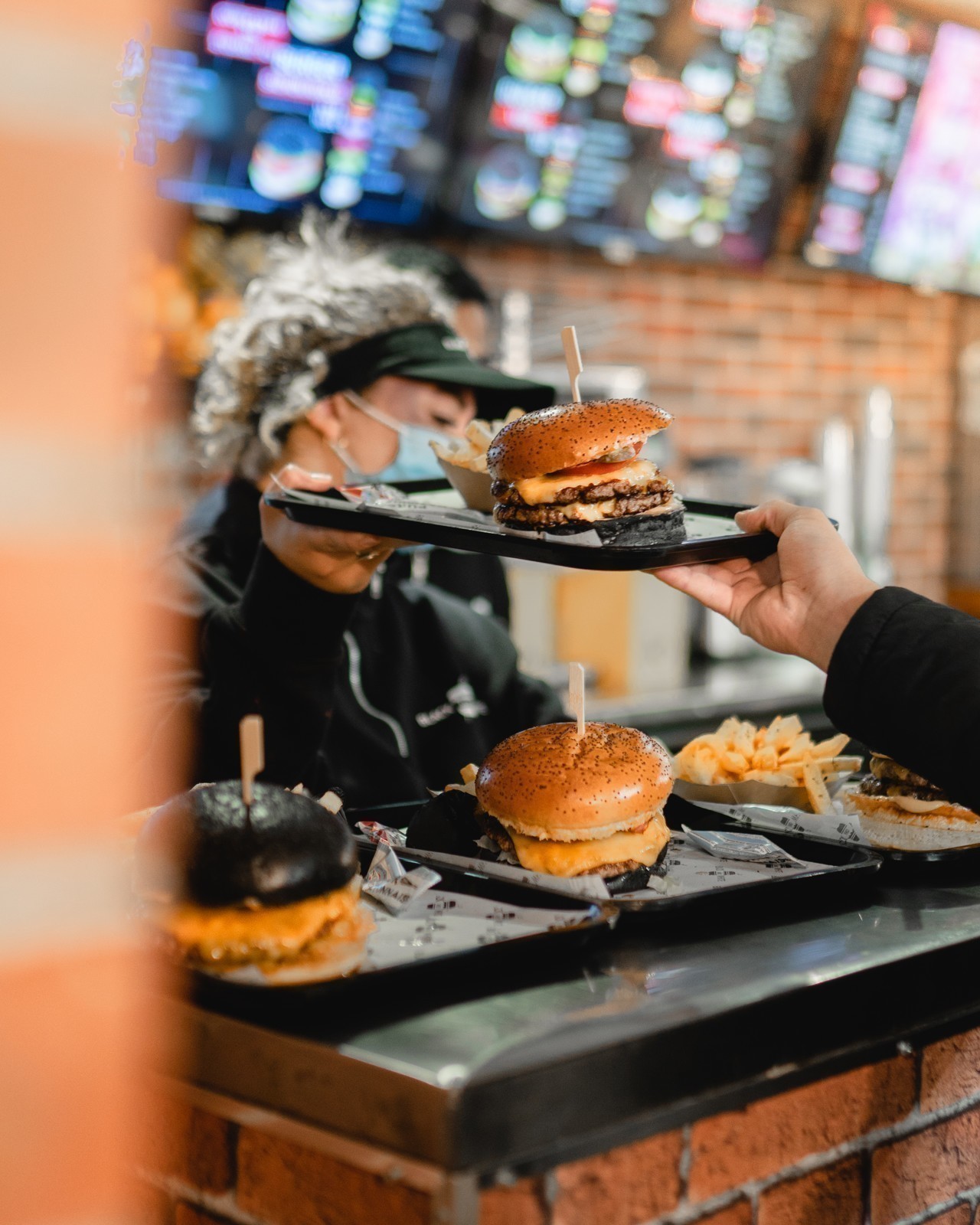 Black and White Burger, le restaurant du youtubeur IbraTV, débarque à