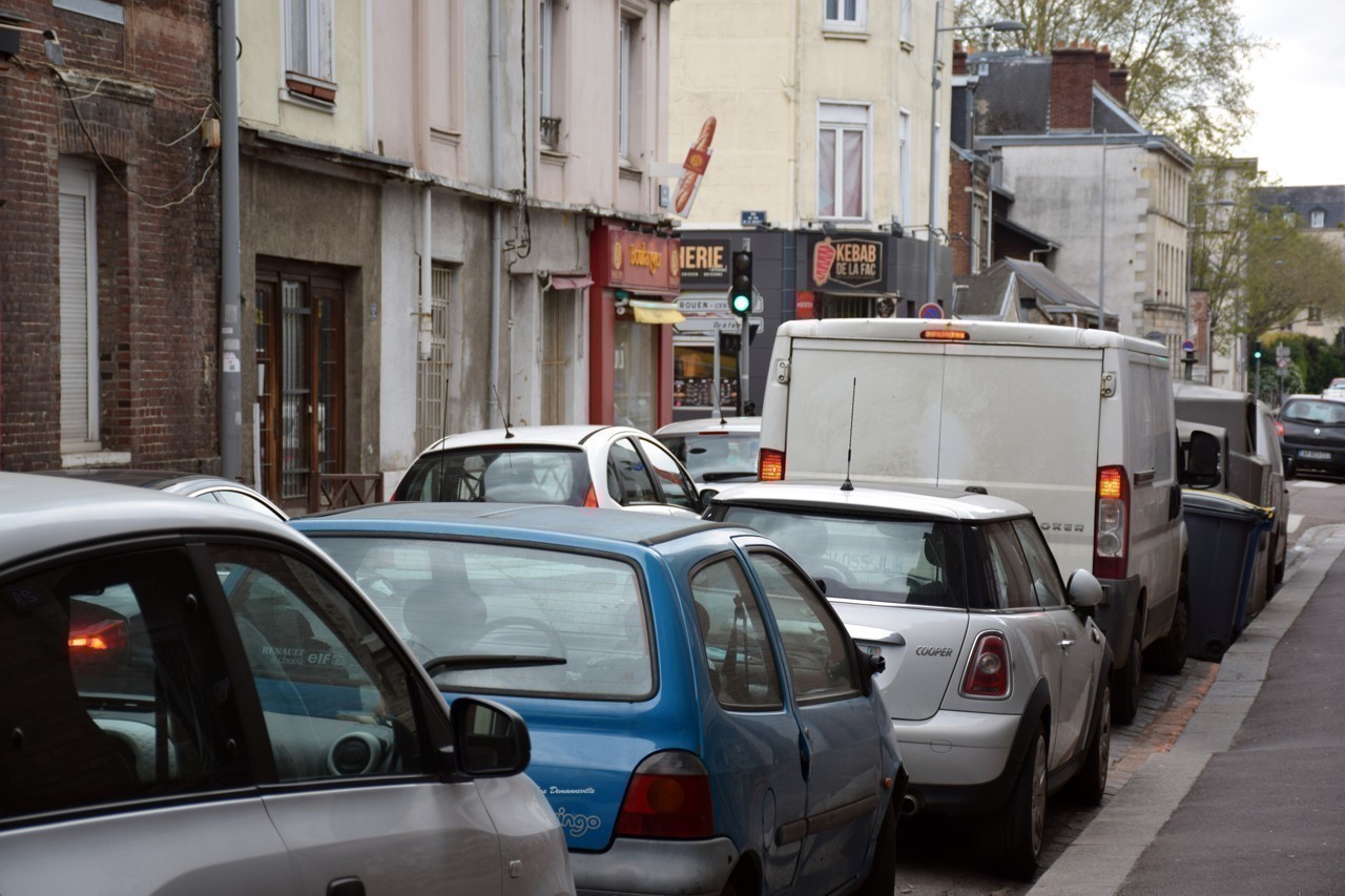 Rouen. Circulation et stationnement compliqués à l'ouest, les riverains face au cassetête