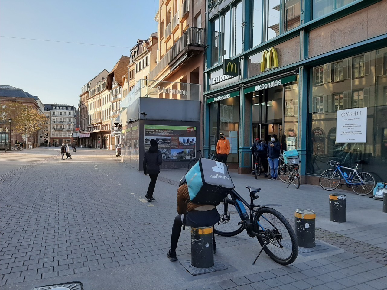 Uber Eats, Deliveroo, Just Eat... Y atil trop de livreurs à vélo dans
