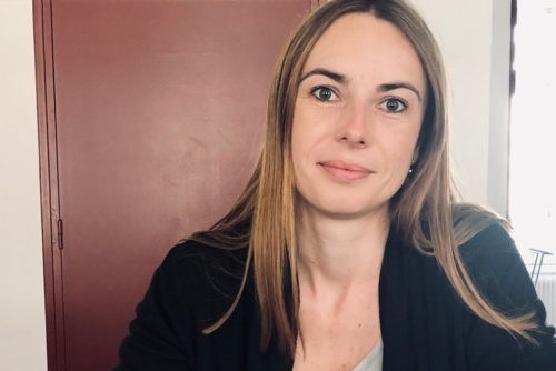 Cherbourg préparatrice en pharmacie pendant 20 ans, Élise fait le