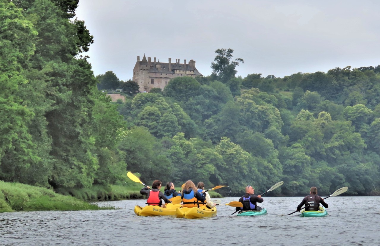 Dans les Côtesd'Armor, balade au fil de l'estuaire du Trieux en canoë