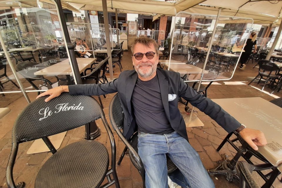 Toulouse. Rencontre avec Yves Benoît, figure du Florida depuis plus de 30 ans, place du Capitole