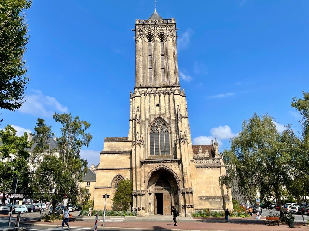 La question pas si bête pourquoi l'église SaintJean de Caen penchet