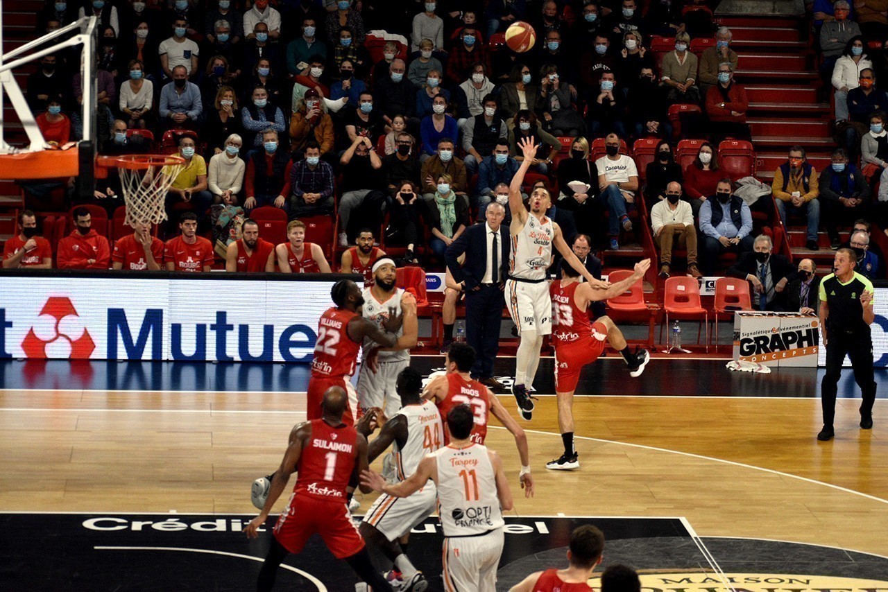 VIDEO. Betclic Élite. Une dernière minute de folie et la victoire pour