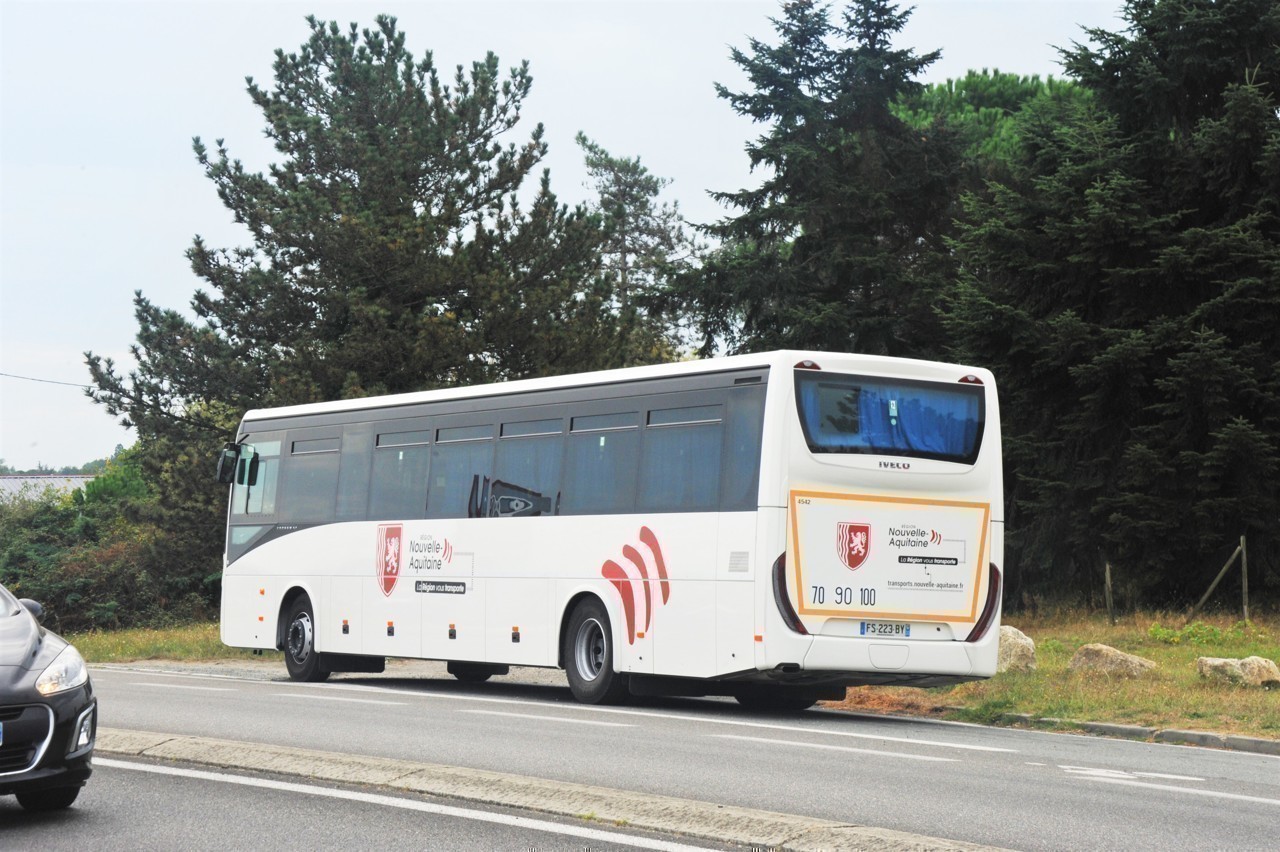 SudGironde deux nouvelles lignes de bus LangonHostens et