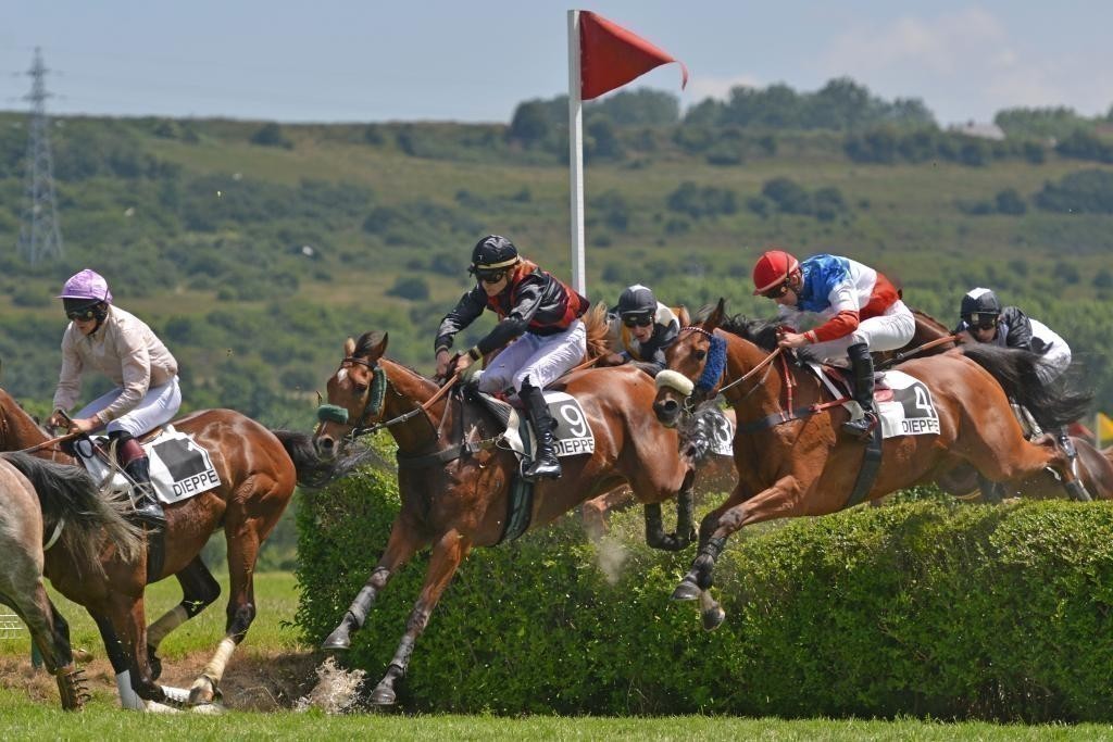 calendrier des courses hippiques dans l ouest 2023 La Saison 2022 Des Courses Hippiques S'ouvre Le 11 Mai Sur L'hippodrome De Dieppe-Rouxmesnil | Les Informations Dieppoises