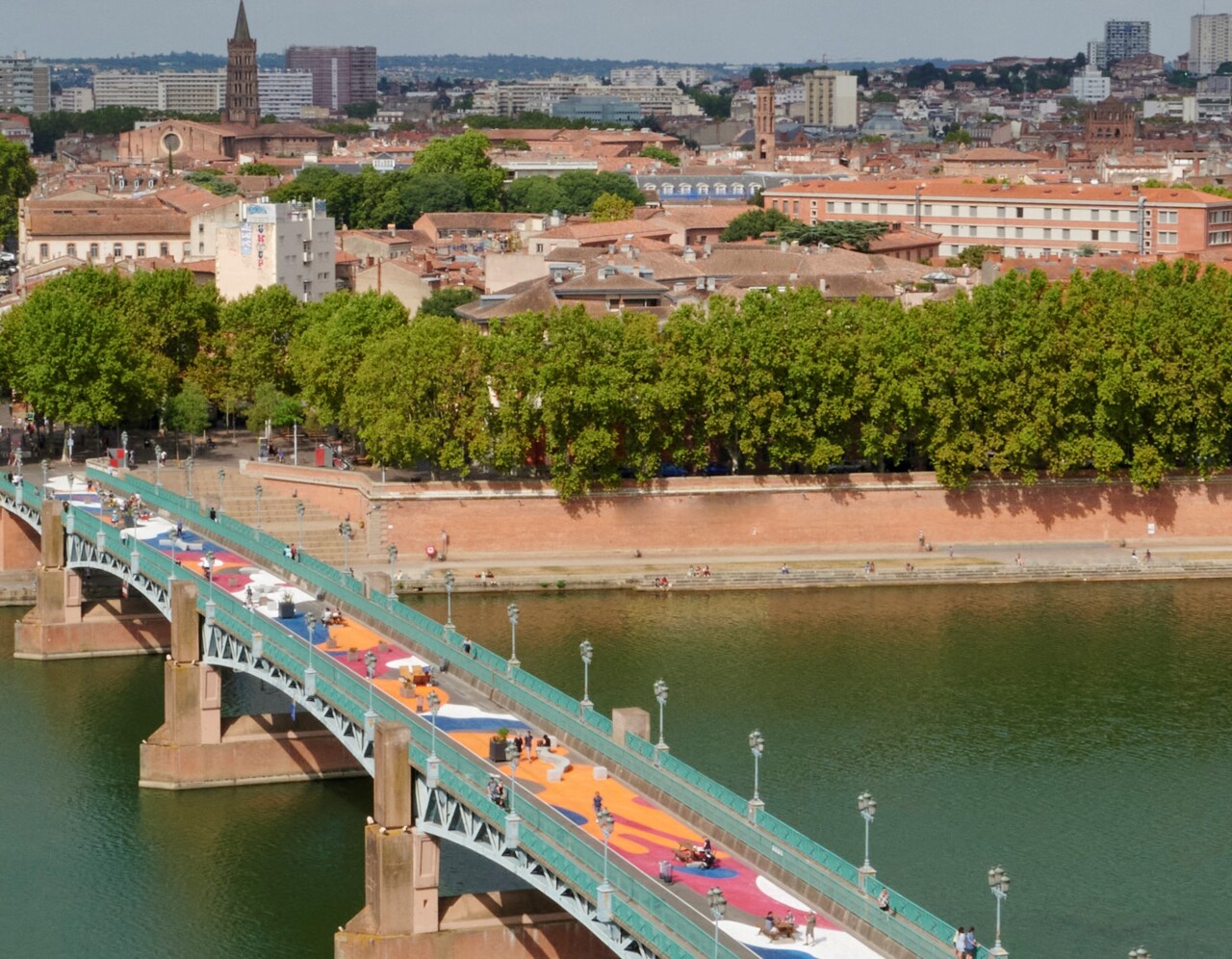 Toulouse. Colorée, fraîche et écolo c'est quoi cette drôle de fresque