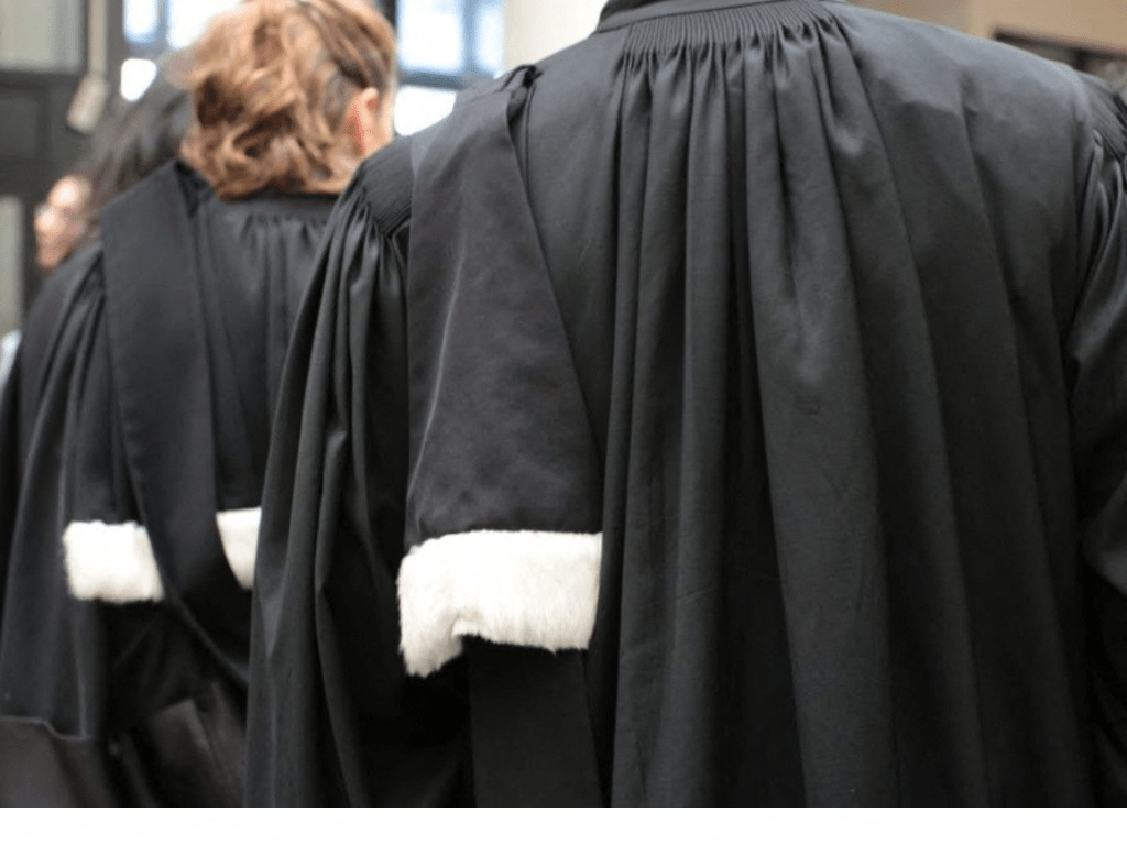 In Paris, lawyers give you free advice for a week