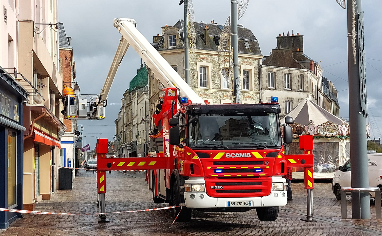 Météo. A CherbourgenCotentin, les rafales de vent font tomber des