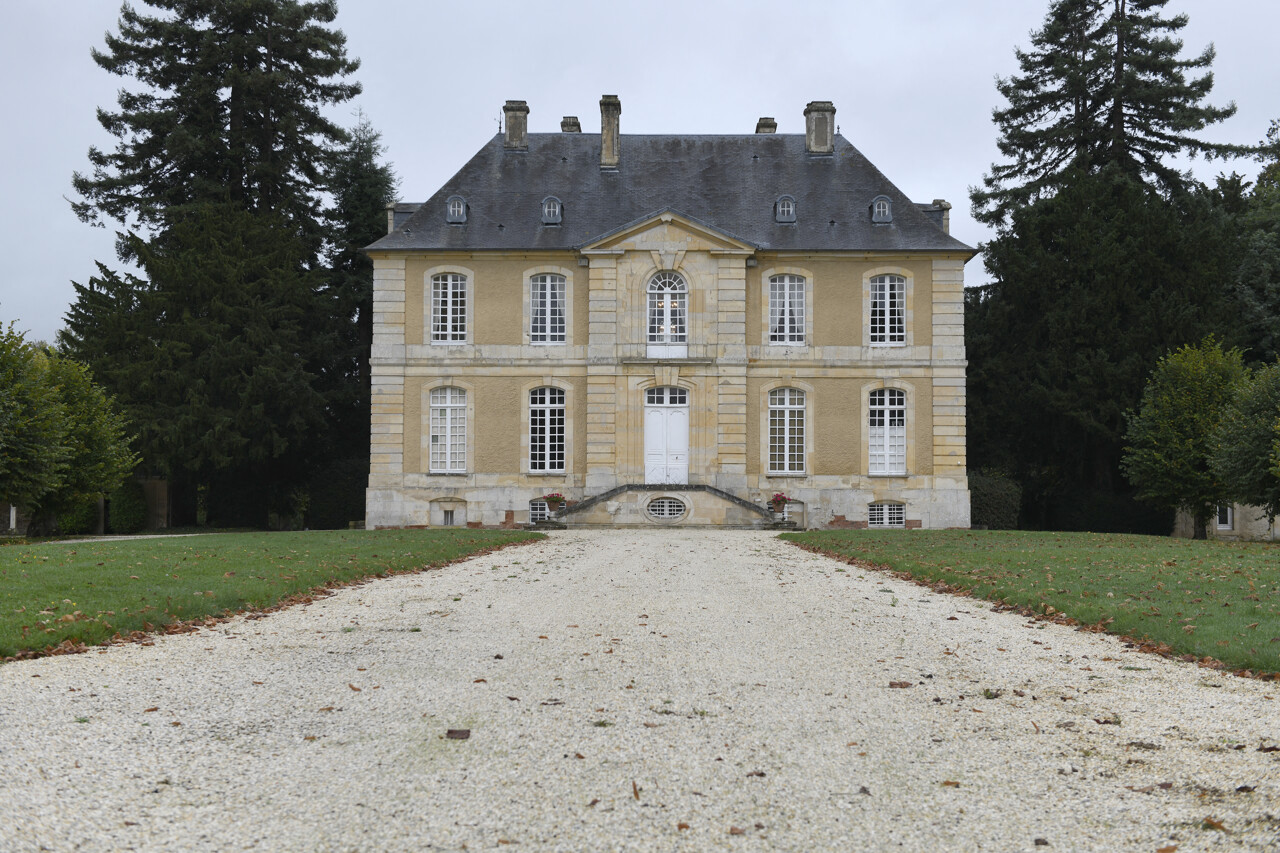 Calvados le contenu d'un château du XVIIIe siècle vendu aux enchères