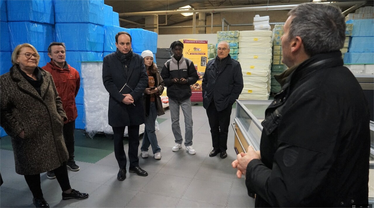 En images Guillaume Chevrollier, sénateur, visite Les Gorronnaises et MyPie