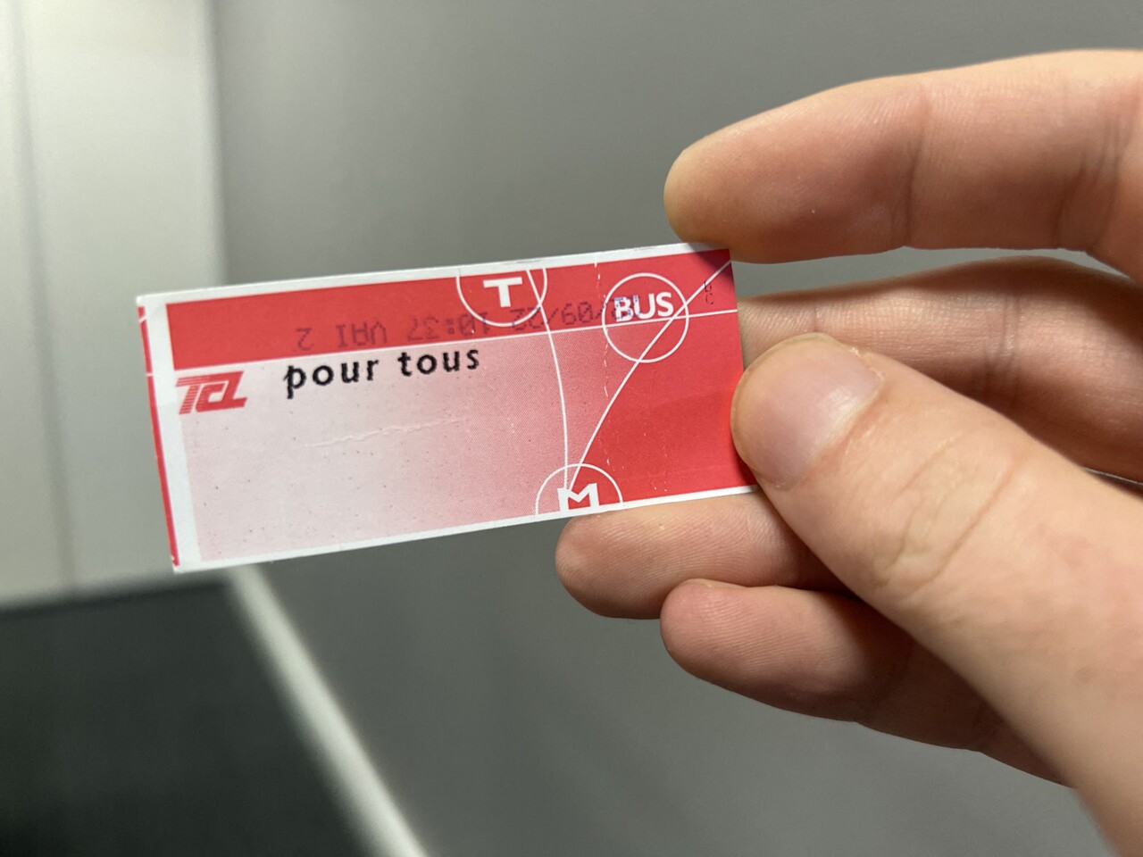 Lyon. TCL le ticket de métro rouge va disparaître, voici quand
