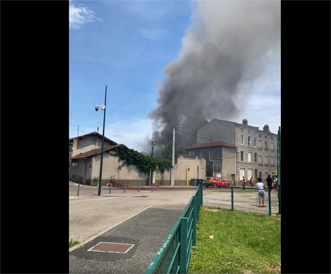 VIDEO. Incendie près de SaintEtienne c'est quoi cette grosse fumée