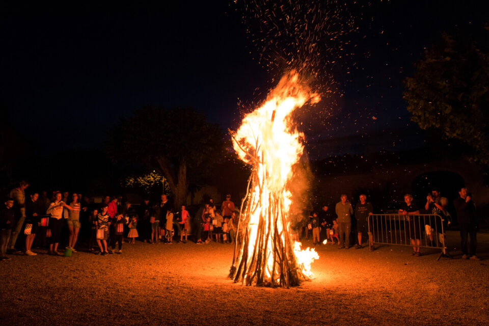 Fête de la SaintJean dans le BasRhin les feux d'artifice et bûchers